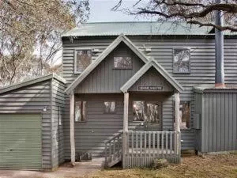 Gimme Shelter Apartment Dinner Plain Exterior photo